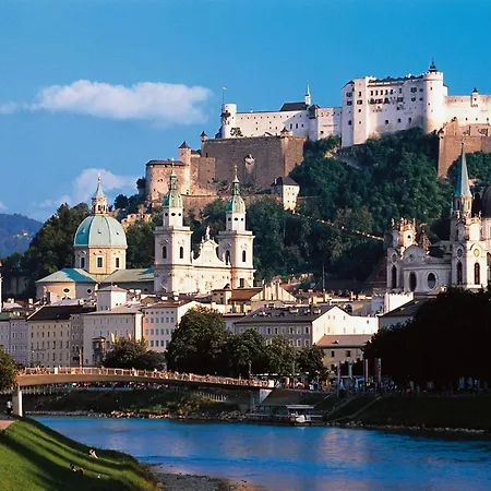 Διαμέρισμα Scenic In Salzburg With Swimming Pool *
